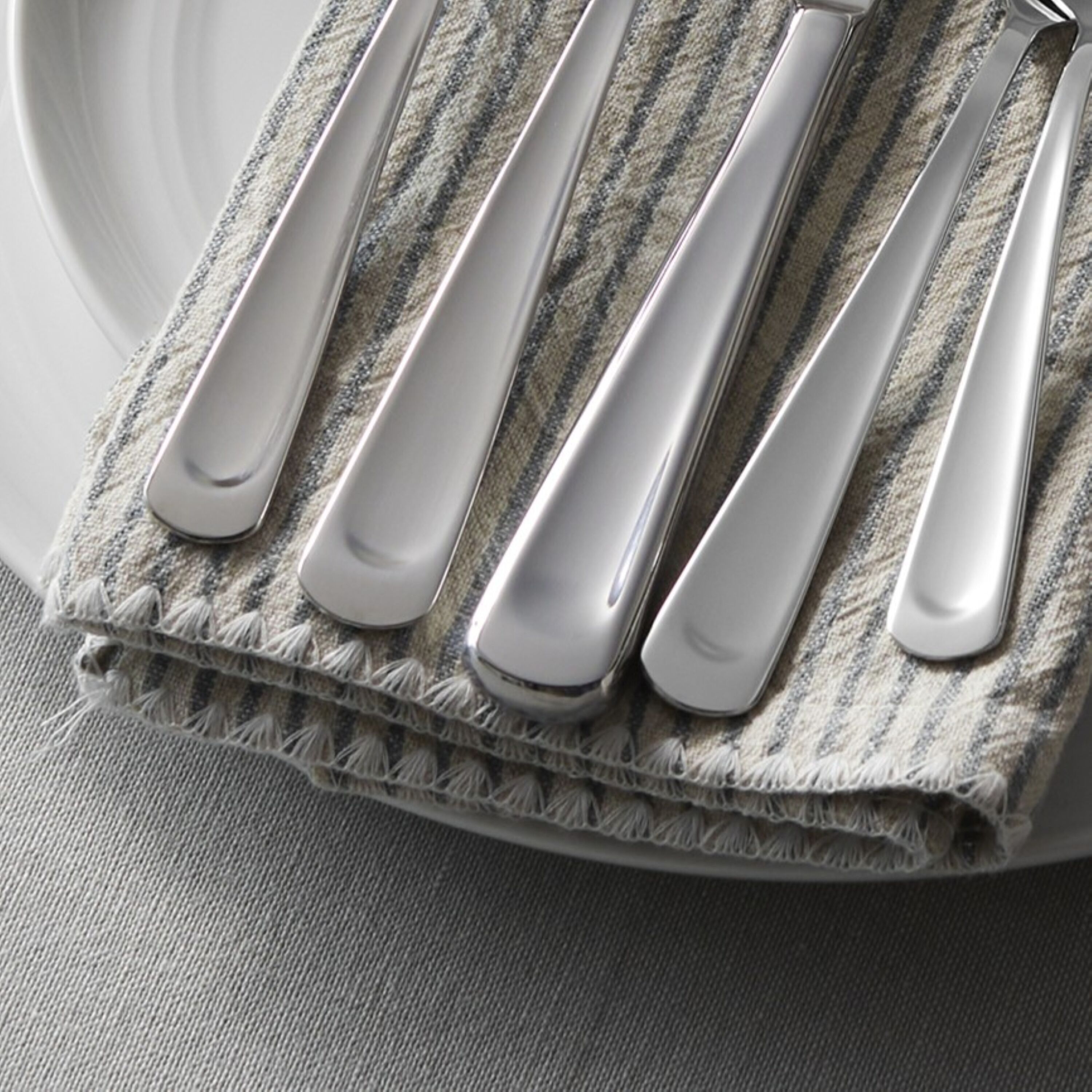 Henckels Silvano  45-pc, 18/10 Stainless Steel, Flatware Set